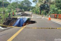 1763960708934-jembatan-cikaleho-ciamis-ambrol-1763955456911_169