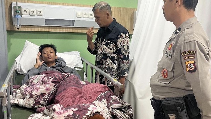 1763982322776-kakak-korban-penjambretan-diduga-dikeroyok-warga-di-sukabumi-1763972175664_169