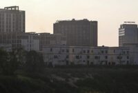 1764047120276-penampakan-area-shwe-kokko-yang-menjadi-markas-scam-dan-judi-online-di-perbatasan-myanmar-thailand-1763533033841_169