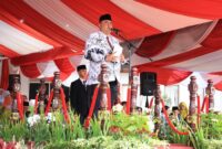 1764068727717-bupati-bogor-beri-penghargaan-kepada-insan-pendidikan-di-hari-guru-nasional-1764054787704_43