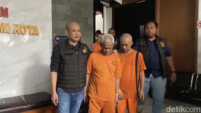 1764241521679-ungkap-kasus-sindikat-pemalsuan-stnk-dan-bpkb-palsu-dalam-aksi-pencurian-mobil-1764219930262_169