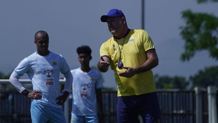 1764306324678-bojan-hodak-1760415351104_169