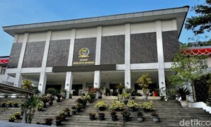 1764414333870-gedung-dprd-kota-bandung_169