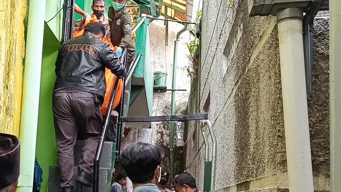 1764435896611-temuan-jasad-pria-di-garut-1764409000727_169