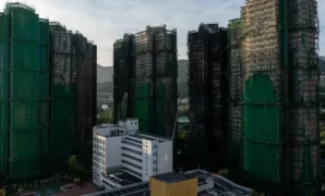 1764543870437-penampakan-apartemen-wang-fuk-court-di-hong-kong-setelah-terbakarap-via-the-sydney-morning-herald-1764315569113_169