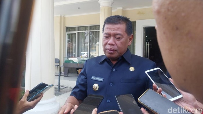 1764587152042-bupati-majalengka-eman-suherman-1759761766756_169