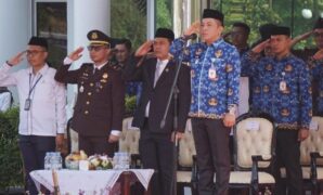 1764608761400-bupati-karawang-aep-syaepuloh-saat-meminpin-upacara-hari-korpri-ke-54-di-plaza-pemda-karawang-1764583838480_43