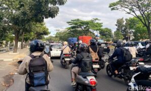 1764608761922-kepadatan-arus-lalu-lintas-di-jalan-soekarno-hatta-bandung-1753754510799_169