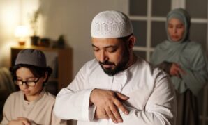 1764630296357-ilustrasi-muslim-salat-1742370339728_169