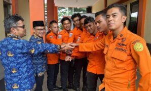 1764630297361-7-personel-kantor-sar-bandung-diberangkatkan-ke-sumatera-1764582639860_169