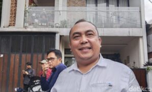 1764651923816-anggota-dprd-kota-bandung-ulan-surlan-1764649055847_169