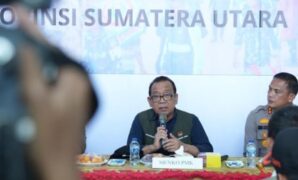 1764759965423-teks-foto-pratikno-saat-rapat-bahas-bencana-sumut-aceh-dan-sumbar-foto-instagram-pratikno-1764490399902_169