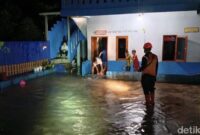 1764781557036-bpbd-saat-evakuasi-bencana-di-sukabumi-1764778871389_169