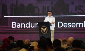 1764781569166-menko-pmk-cak-imin-saat-roadshow-workshop-kepala-sekolah-smk-go-global-1764760451258_169