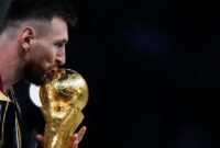 1765062269098-potret-peta-indonesia-yang-viral-saat-messi-pamer-trofi-juara-dunia-3_169