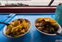 1765083900011-mi-ayam-abah-ule-di-tepian-waduk-darma-1765007166162_169