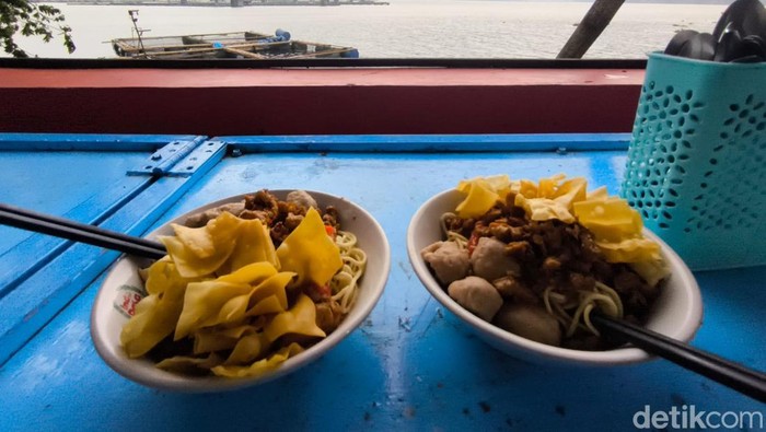 1765083900011-mi-ayam-abah-ule-di-tepian-waduk-darma-1765007166162_169