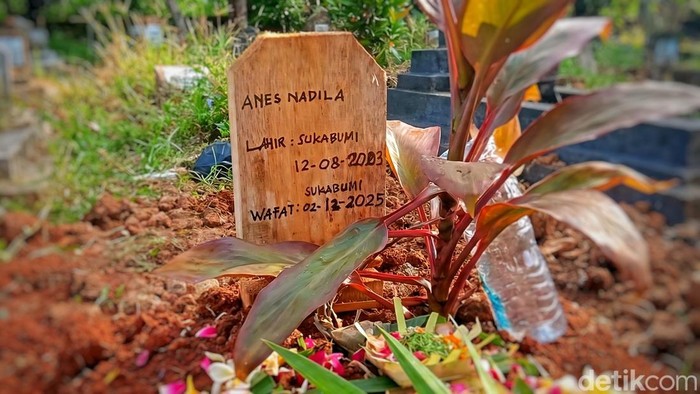 1765105524148-peristirahatan-anes-di-tpu-batu-sapi-palabuhanratu-1765085635312_169