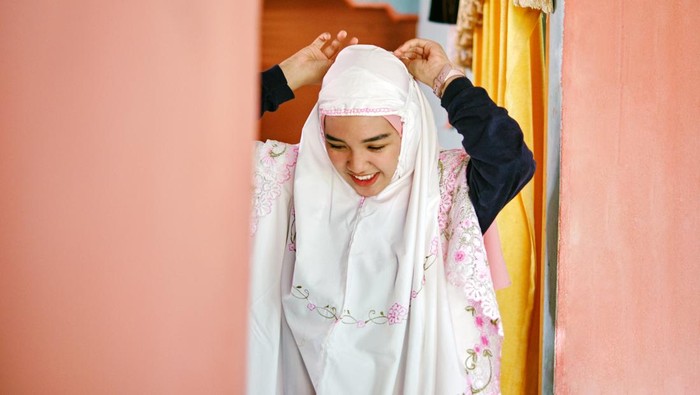 1765148668743-ilustrasi-salat-berdoa_169