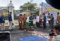 1765191913058-pemusnahan-rokok-ilegal-di-majalengka-1765170264919_169