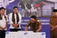 1765278312070-bupati-bandung-barat-jeje-ritchie-ismail-meresmikan-rumah-potong-hewan-rph-baru-di-kbb-1765261422243_169