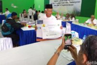 1765278318001-mbah-sugito-penerima-ugr-tol-1765269027033_169