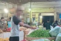 1765299909089-dugaan-aksi-pemerasan-terhadap-pedagang-di-pasar-jagasatru-kota-cirebon-1765278748182_169