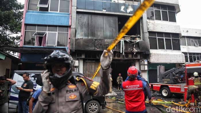 1765343115932-potret-terkini-pascakebakaran-di-cempaka-putih-21-orang-tewas-1765280143317_169