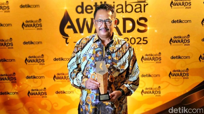 1765386302615-bupati-sukabumi-asep-japar-1765381320289_169