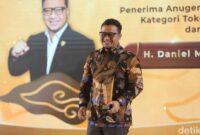 1765386306559-anggota-dpr-ri-daniel-mutaqien-syafiuddin-1765377155535_169