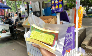 1765515910713-es-krim-potong-singapura-varian-matcha-1765266649774_169