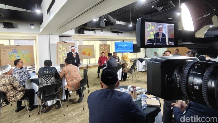 1765537532954-susana-kegiatan-forum-sekretaris-daerah-forsekdasi-komisariat-wilayah-jawa-barat-jumat-12122025-1765521611525_169