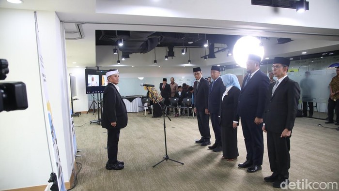 1765580686474-pengukuhan-pengurus-forum-sekretaris-daerah-forsesdasi-komisariat-wilayah-jawa-barat-periode-20252028-1765540695787_169