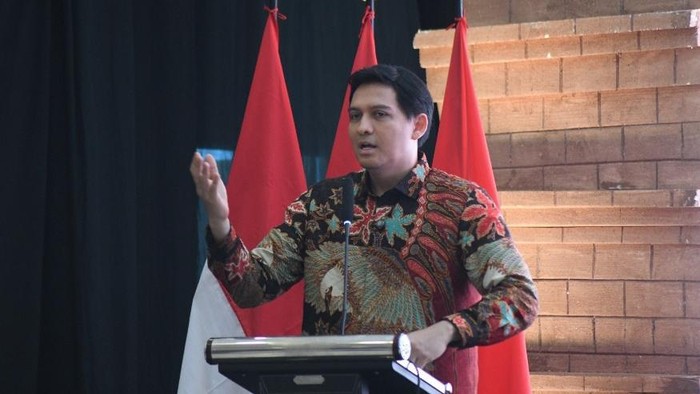 1765623875916-bupati-indramayu-lucky-hakim-1765612803433_169