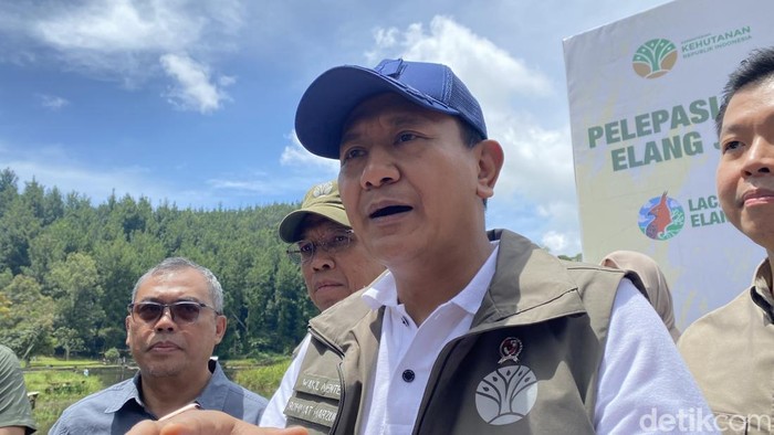 1765731915908-wamenhut-rohmat-marzuki-di-sukabumi-1765686477358_169