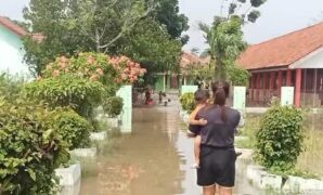 1765796725770-banjir-di-sdn-3-panguragan-kulon-1765782842508_169