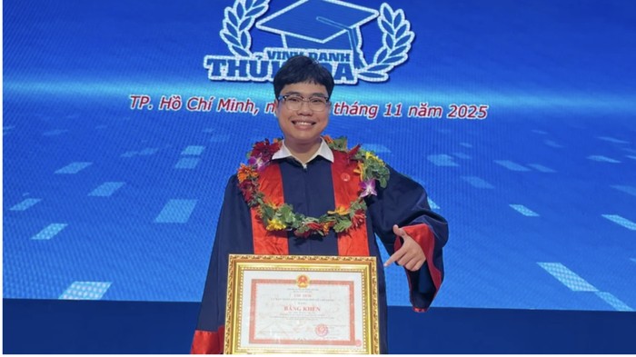 1765818306737-lulusan-terbaik-ditolak-banyak-perusahaan-1765462050046_169