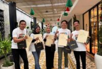 1766055957805-kementerian-pariwisata-republik-indonesia-kemenpar-ri-memfasilitasi-dani-ahmad-mubarok-bersama-empat-mentor-terbaik-lainnya-un-1766054713380