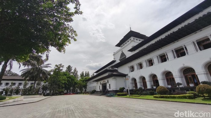 1766055960989-gedung-sate-1763009965930_169