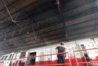 1766077507714-pengecekan-lokomotif-di-depo-lokomotif-cirebon-1766045875600_169