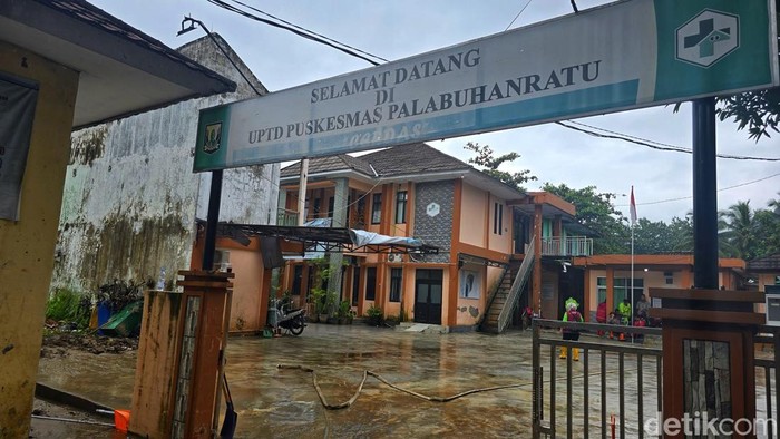 1766077509936-banjir-di-puskesmas-palabuhanratu-sukabumi-1766040244230_169