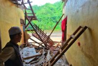 1766163905668-bencana-banjir-dan-longsor-yang-menerjang-desa-loji-dan-desa-cidadap-kecamatan-simpenan-kabupaten-sukabumi-1766162393320_169