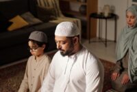 1766185468056-ilustrasi-muslim-salat-1742370339649_169