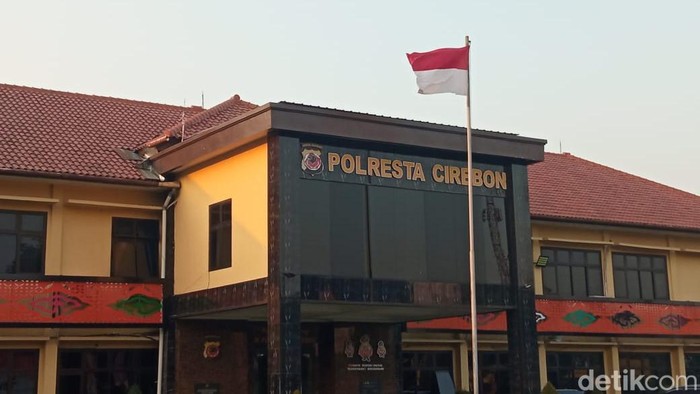 1766228726346-markas-polresta-cirebon_169