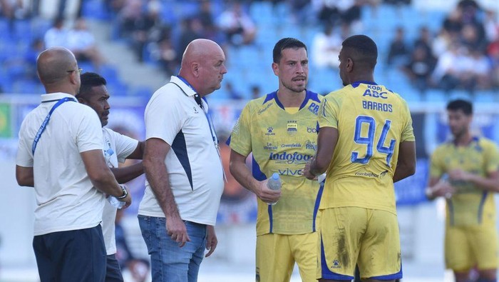 1766487914045-bojan-hodak-1758851289884_169