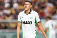 1766617483786-jay-idzes-sassuolo-atalanta-vs-sassuolo-liga-italia-serie-a-1762700587148_169