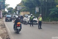 1766833493270-suasana-lalin-di-kawasan-wisata-lembang-1766826229310_169