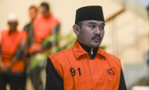 1767006322408-kpk-tahan-bupati-bekasi-1766204526971_169