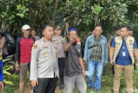 1767092755817-kapolres-pangandaran-akbp-andri-kurniawan-memantau-insiden-penerjun-payung-jatuh-1767082065000_169