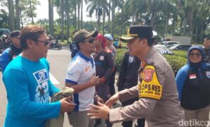 1767092756932-keberangkatan-buruh-cimahi-kbb-ke-jakarta-dalam-rangka-demo-umsk-1767081588496_169